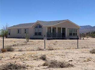 9945 Fairlane Rd, Lucerne Valley, CA 92356
