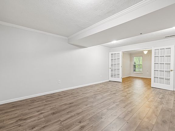 4th image of 8727 Thornbrook Dr