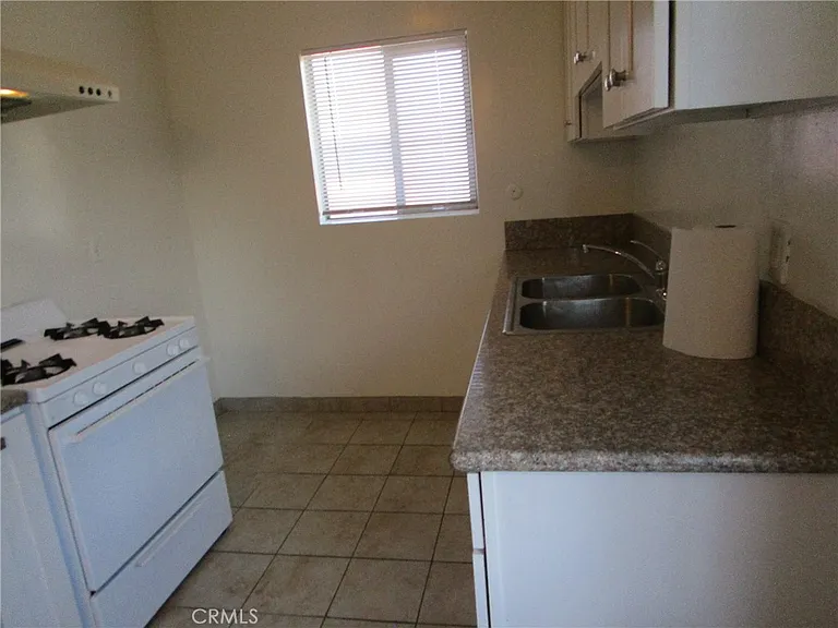890 W El Repetto Dr #E — Photo 2