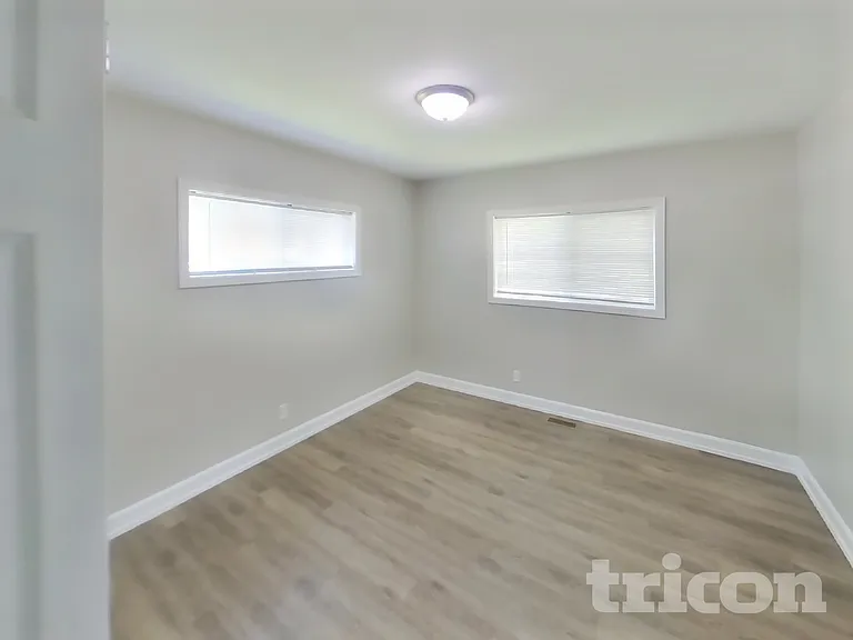 815 Sandra Ln — Photo 10