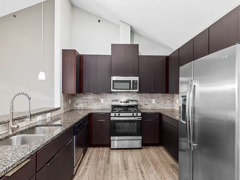 Encore Townhomes — Photo 20