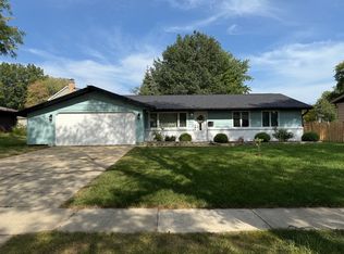 1309 Fairlane Dr, Schaumburg, IL