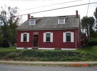302 S 11th St, Belleville, IL