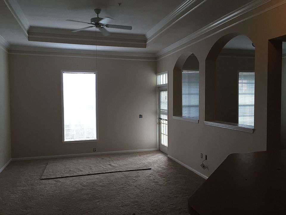 1st image of 215 Longview Ave APT 305