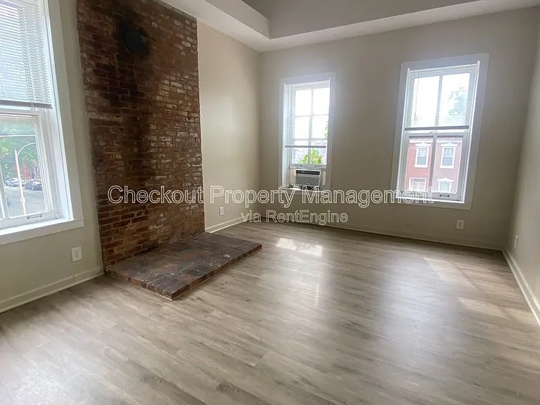 2301 S 11th St — Photo 3