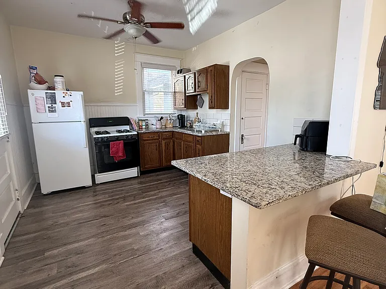 1011 Delta Ave — Photo 7