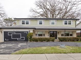 1040 New Trier Ct, Wilmette, IL 60091