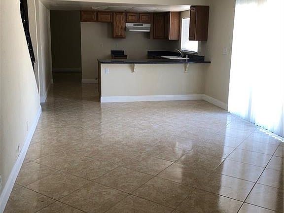 5th image of 1796 Beesley Dr