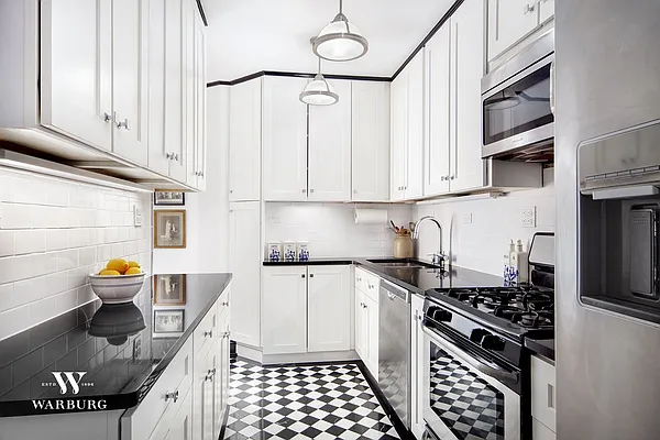 Sold by Warburg | media 15