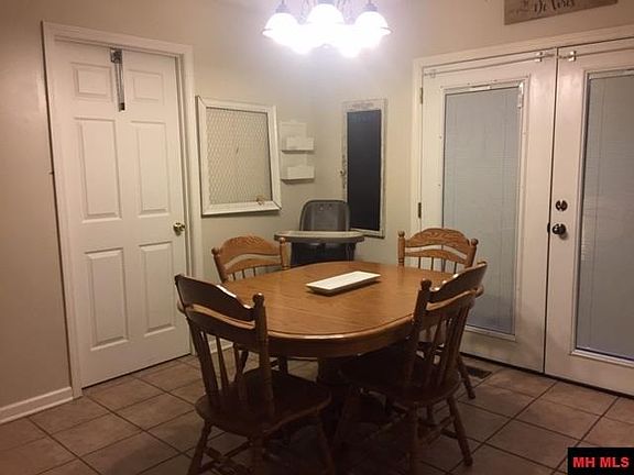 4th image of 1225 Estes Ave