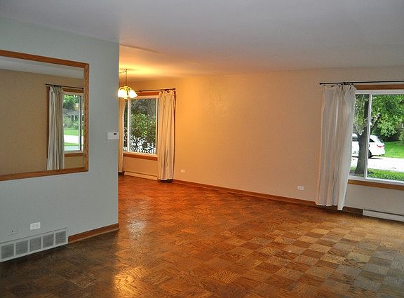 4th image of 1151 Blackthorn Ln