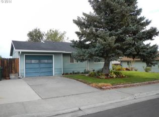 585 E Catherine Ave, Hermiston, OR 97838