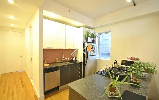 Rented by Yaffa Realty LLC | media 4