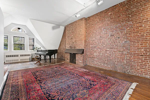 Sold by Compass | media 29