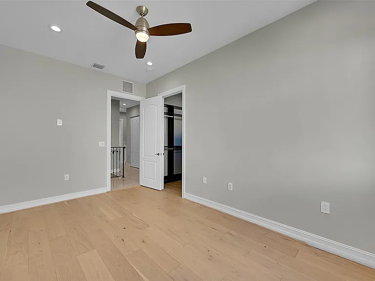 2254 SE 7th St — Photo 26