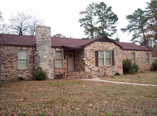712 W 6th St, Mount Pleasant, TX 75455