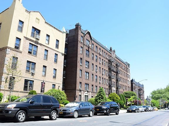 3rd image of 11937 Metropolitan Ave APT 1N