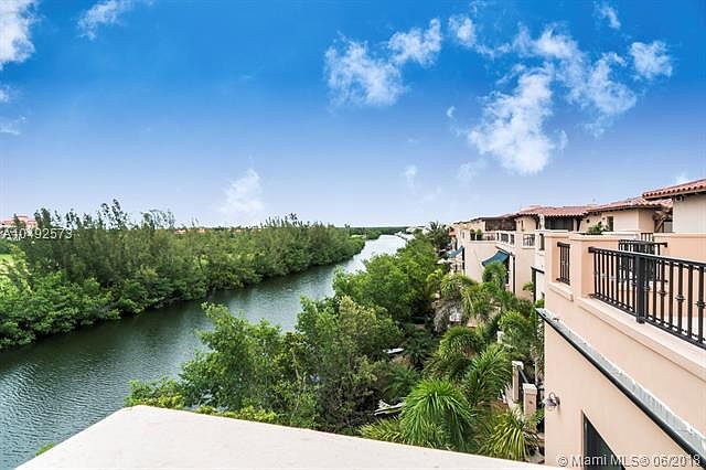 Impressive Waterfront Townhouse