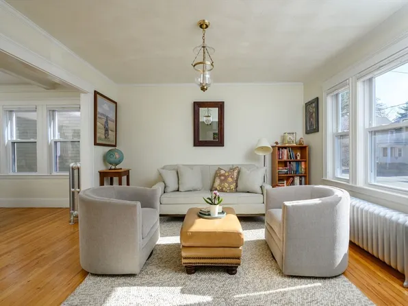 2 Viola St #2A, Milton, MA 02186