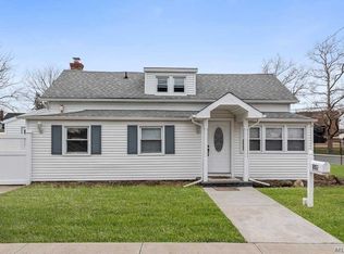 857 Allen Pl, Baldwin, NY 11510