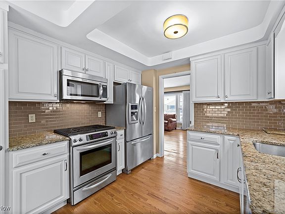 4th image of 6597 Queens Park Ave