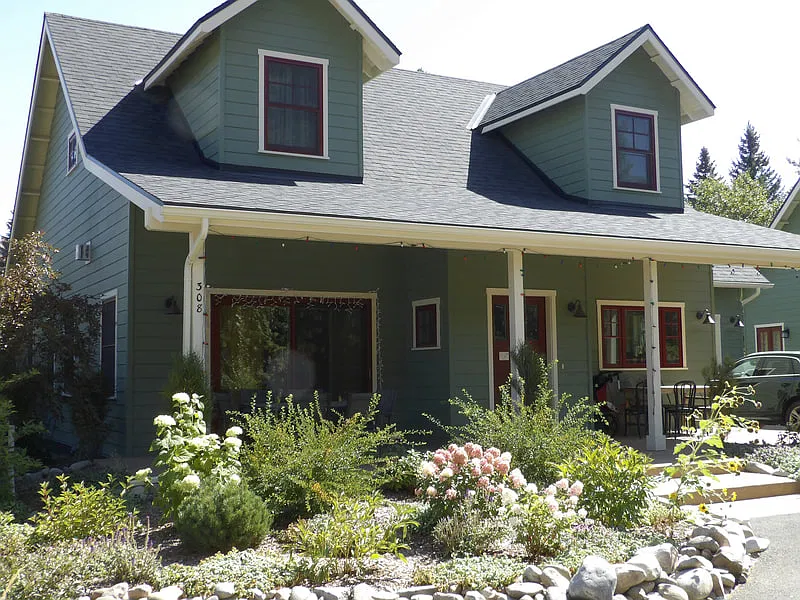 308 Bluebird Ct