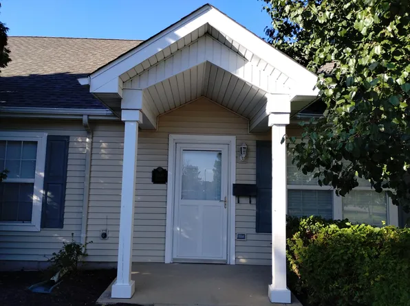 7906 Harrison Pl, Merrillville, IN 46410