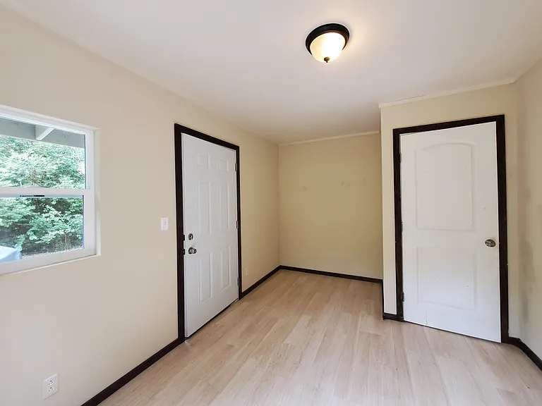 15-1434 20th Ave — Photo 2
