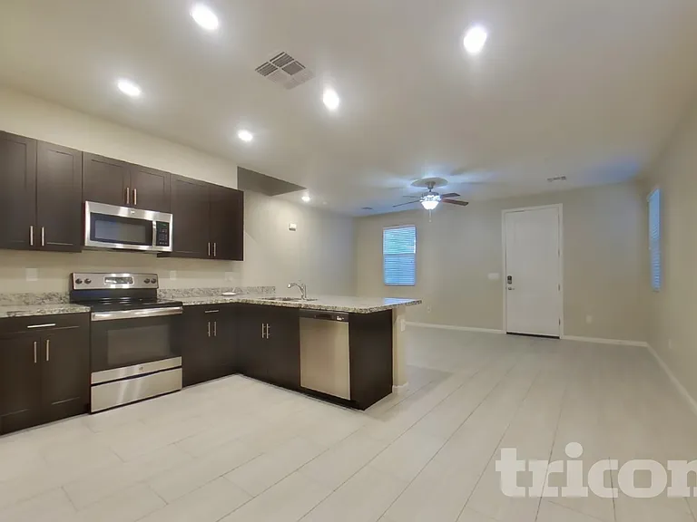 12550 W Hummingbird Ter — Photo 4