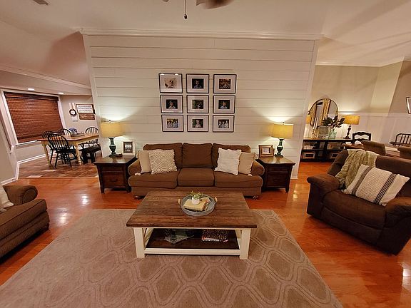 Living room/bfast nook/dinin