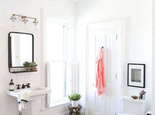 407 4th Ave, Sterling, IL 61081