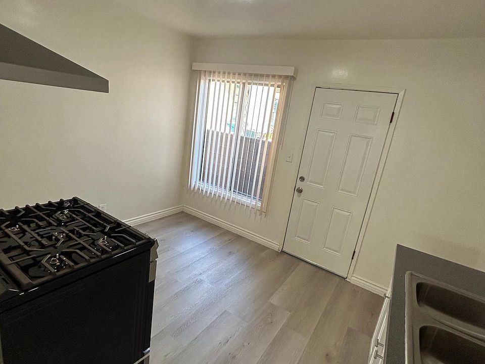 1st image of 3038 Evelyn Ave