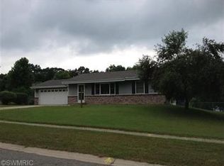 187 Highland View Ct NE, Rockford, MI