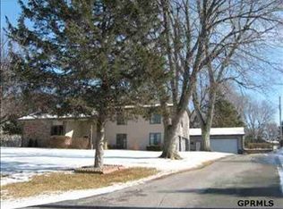 5915 N 99th St, Omaha, NE 68134