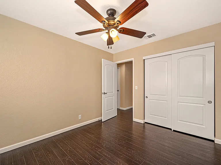 720 Donovan Ct — Photo 33