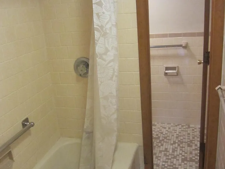 2nd Bathroom