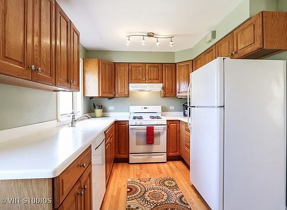 4th image of 144 N Elmwood Ave