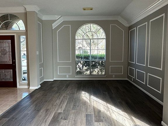 3rd image of 4242 Lakeshore Forest Dr