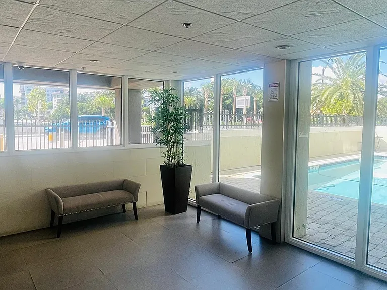 2600 Collins Ave #211 — Photo 16