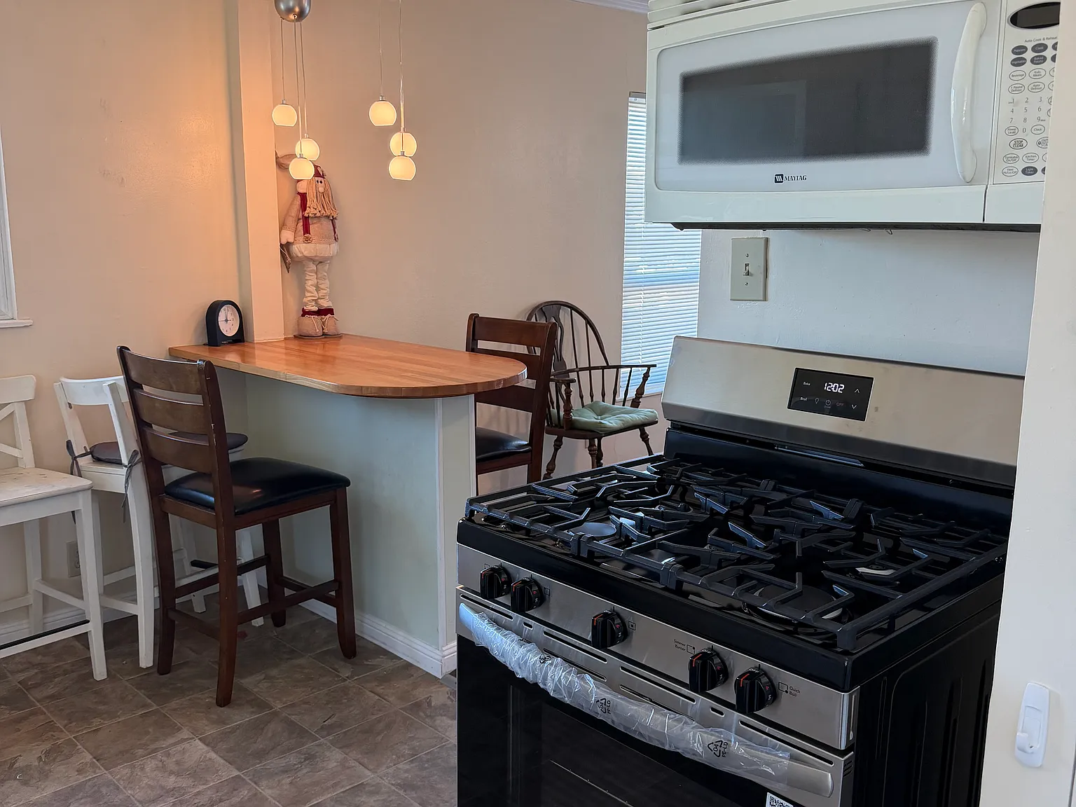 2214 Humboldt Ave — Photo 2