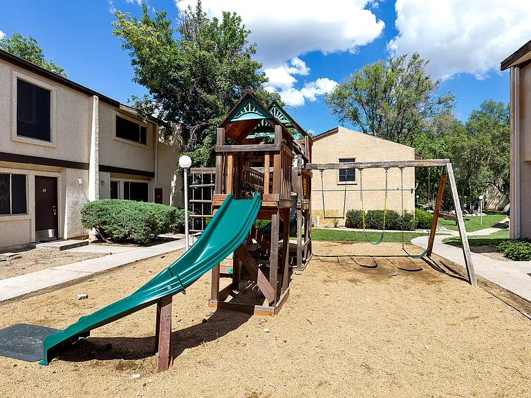 355 Country Club Circle — Photo 11