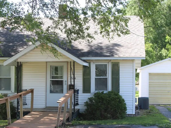 1524 Ohio Ave, Windsor, IL 61957