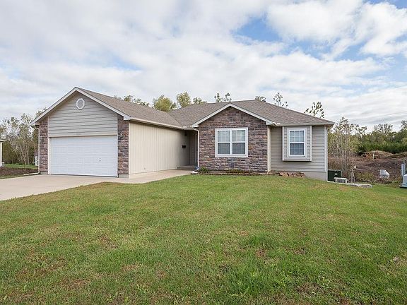 2nd image of 2321 Valley View Dr