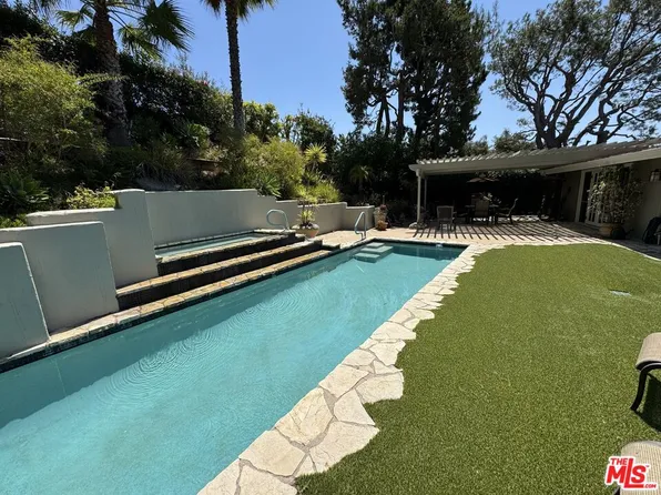 1256 Bienveneda Ave, Pacific Palisades, CA 90272