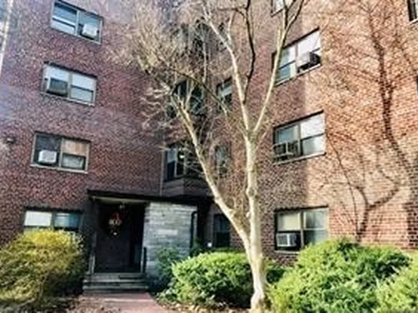 400 Fairview Avenue image 1 of 7