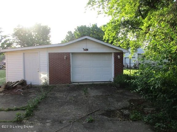 4th image of 9113 Thompson Ln