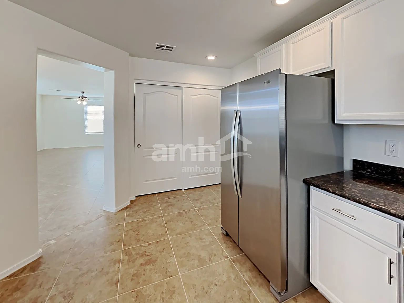 4 bed, 2.5 bath, 1884 sqft, $2,395 — Photo 4