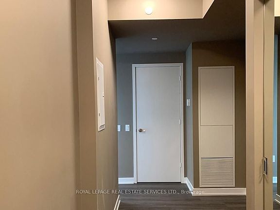 3rd image of 3883 Quartz Rd #901