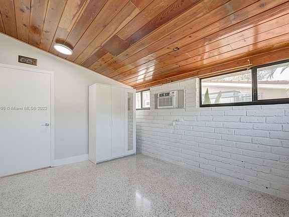 5th image of 311 NW 56th Ave #B