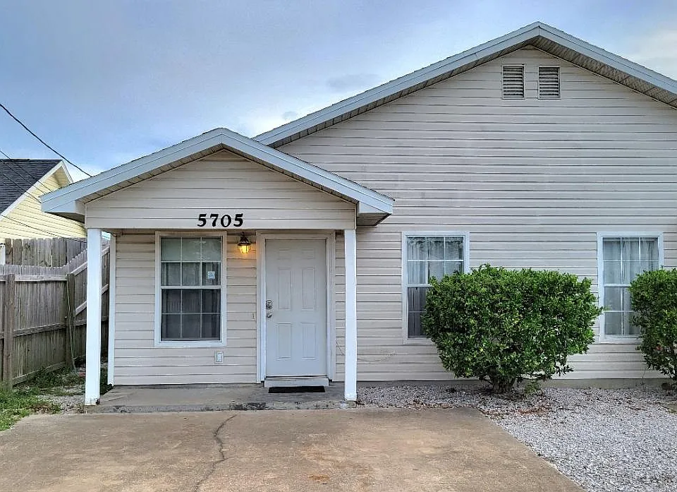5705 Beach Dr